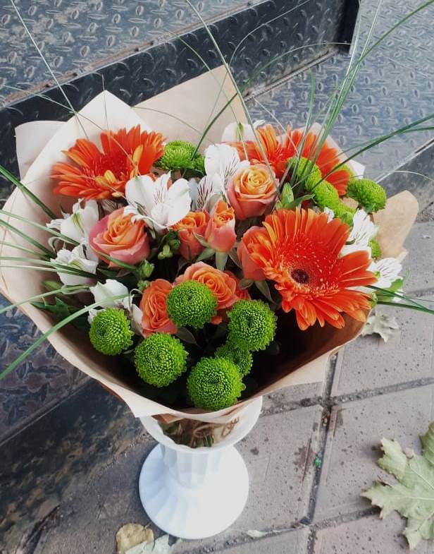 Букет цветов из: Герберы, Хризантемы, Альстромерии и Розы в Каменномостский