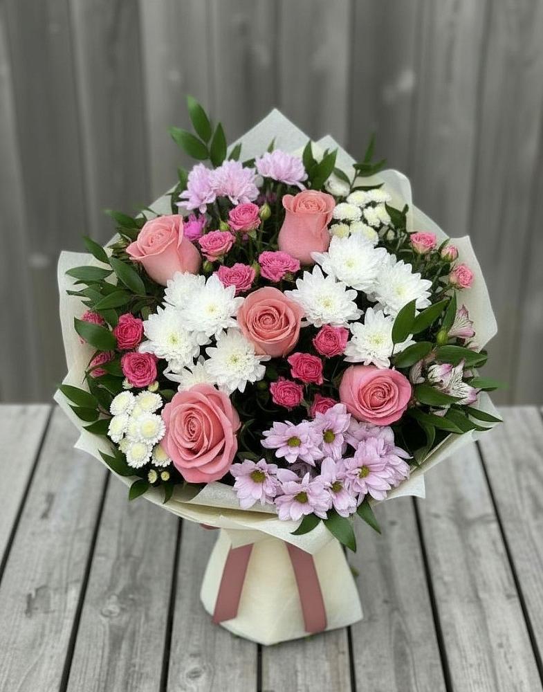 Букет цветов из: Альстромерии, Гвоздики, Розы и Хризантемы в Каменномостский