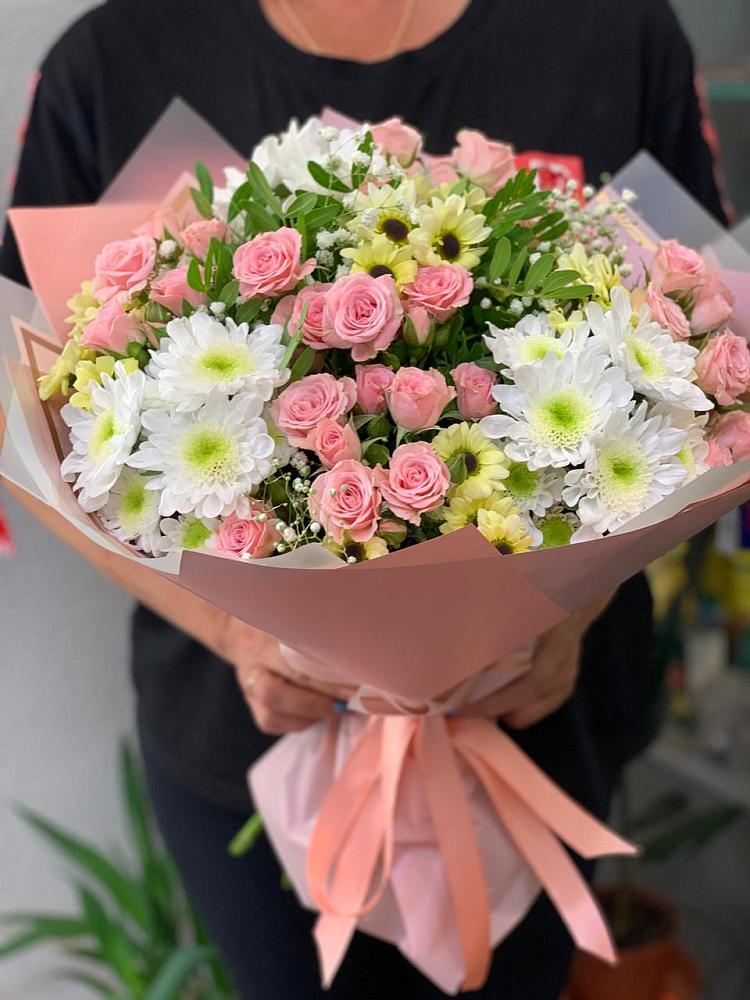 Букет цветов из: Розы и Хризантемы в Каменномостский