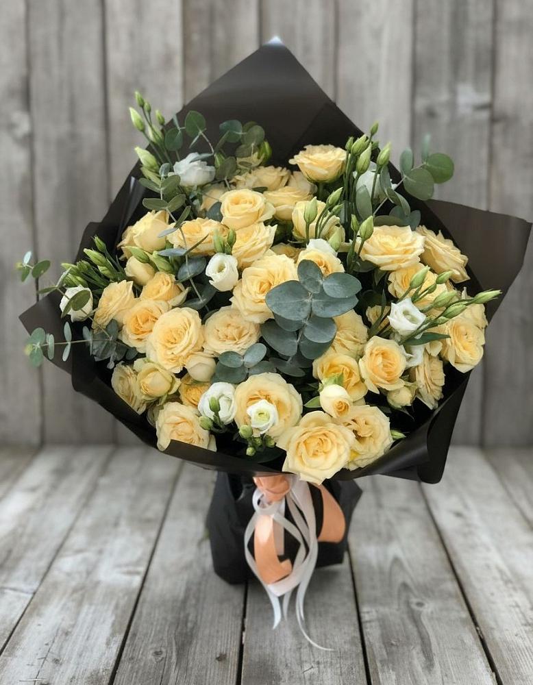 Букет цветов из: Розы и Лизиантусы в Каменномостский