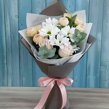 Букет цветов из:  Хризантемы и Розы в Каменномостский