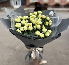 Букет Белые кустовые розы Солинеро в Каменномостский
