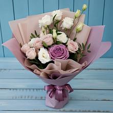 Букет цветов из:  Розы и Лизиантусы в Каменномостский