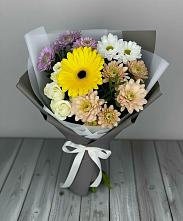 Букет цветов из:  Розы, Герберы и Хризантемы в Каменномостский