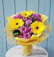 Букет цветов из:  Хризантемы и Герберы в Каменномостский