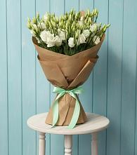 Букет цветов из:  Лизиантусы в Каменномостский