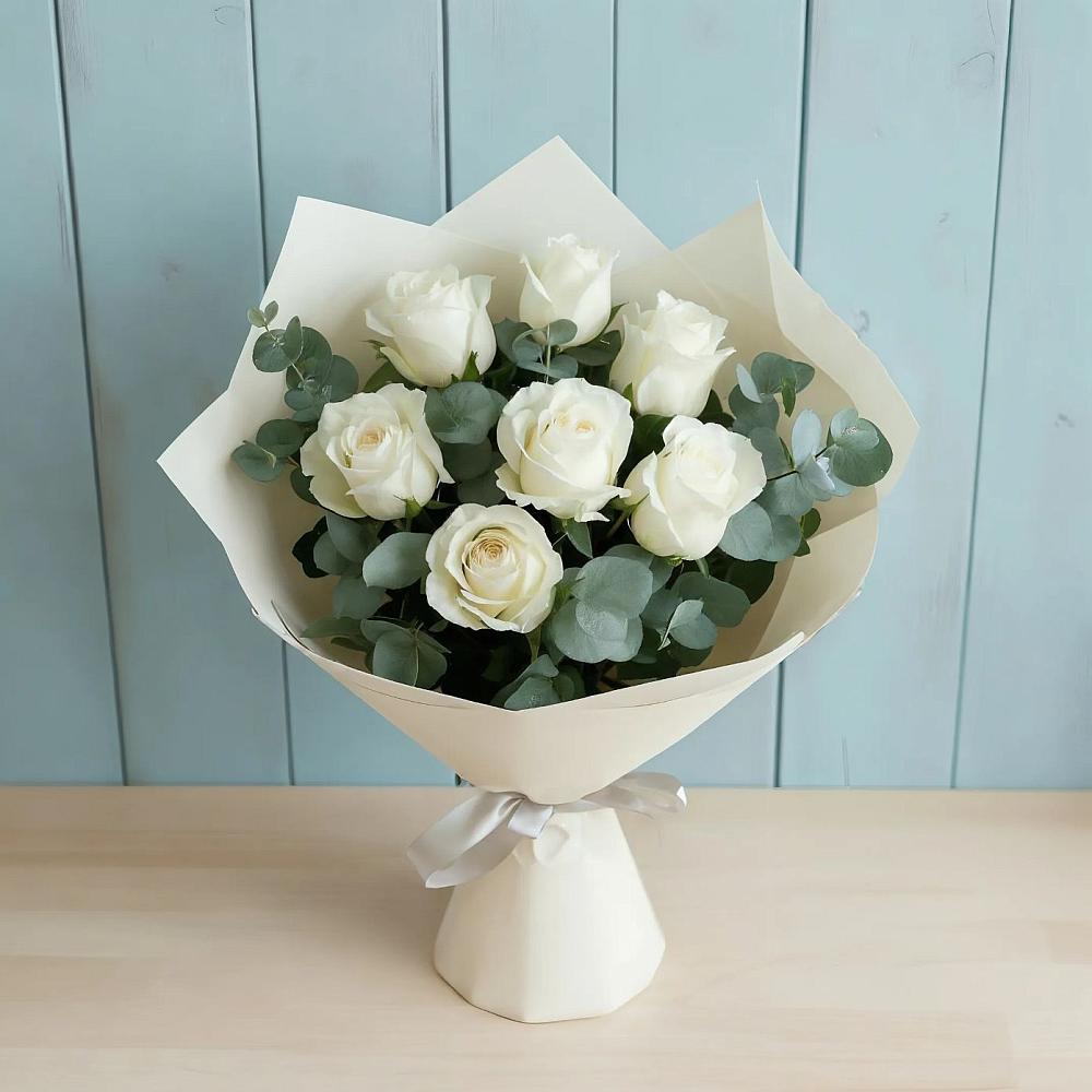 Букет Белые розы в Эвкалипте в Каменномостский