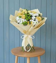 Букет цветов из:  Хризантемы и Розы в Каменномостский