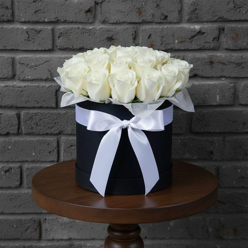 Цветочная композиция из Розы в шляпной коробке в Каменномостский