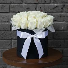 Цветочная композиция из Розы в шляпной коробке в Каменномостский